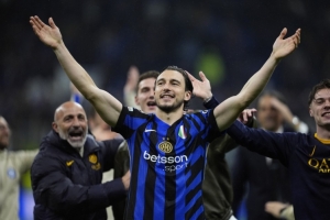 全市场：达米安因急性肠胃炎缺战都灵，齐沃直接启用小将卡马特_高清直播