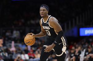 轰进半场压哨三分球！奥孔武5中4高效拿下12分2板1助1帽_高清直播