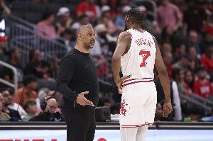 本赛季此前只缺4场！杜兰特常规赛场均36.4分钟 12场出战40+分钟_高清直播